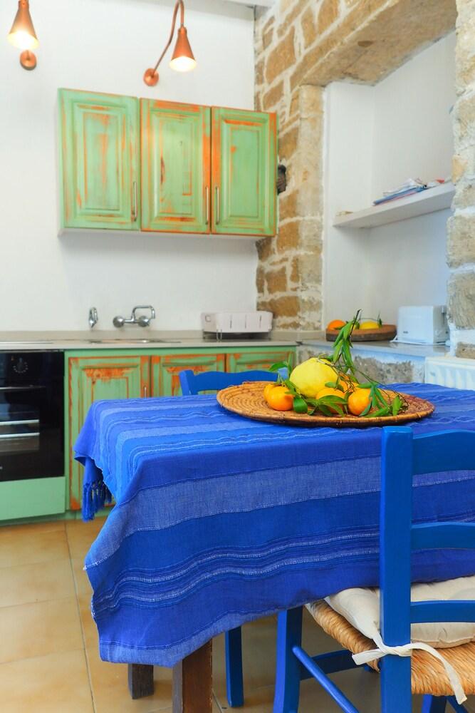 Vasilikos Traditional 2br Apartments