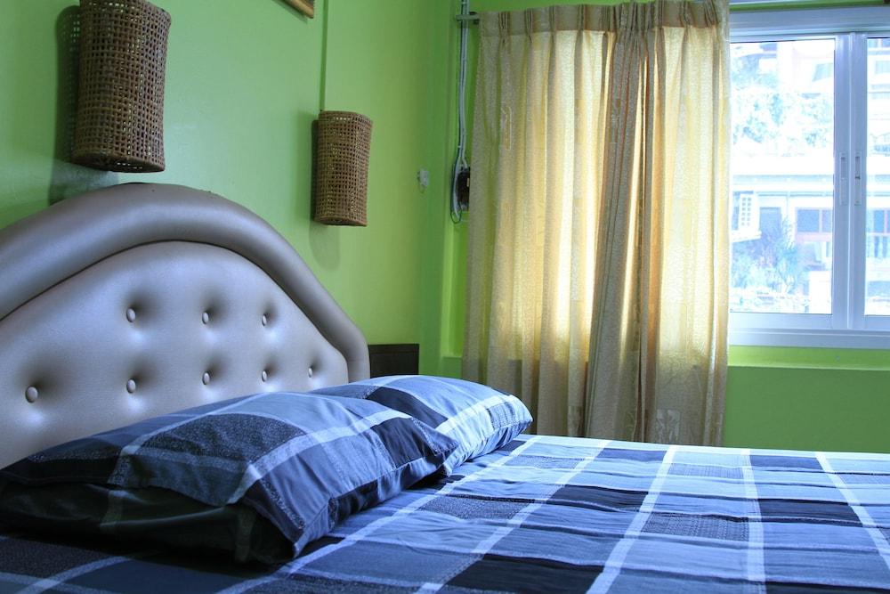 Swan Inn2 Guest House