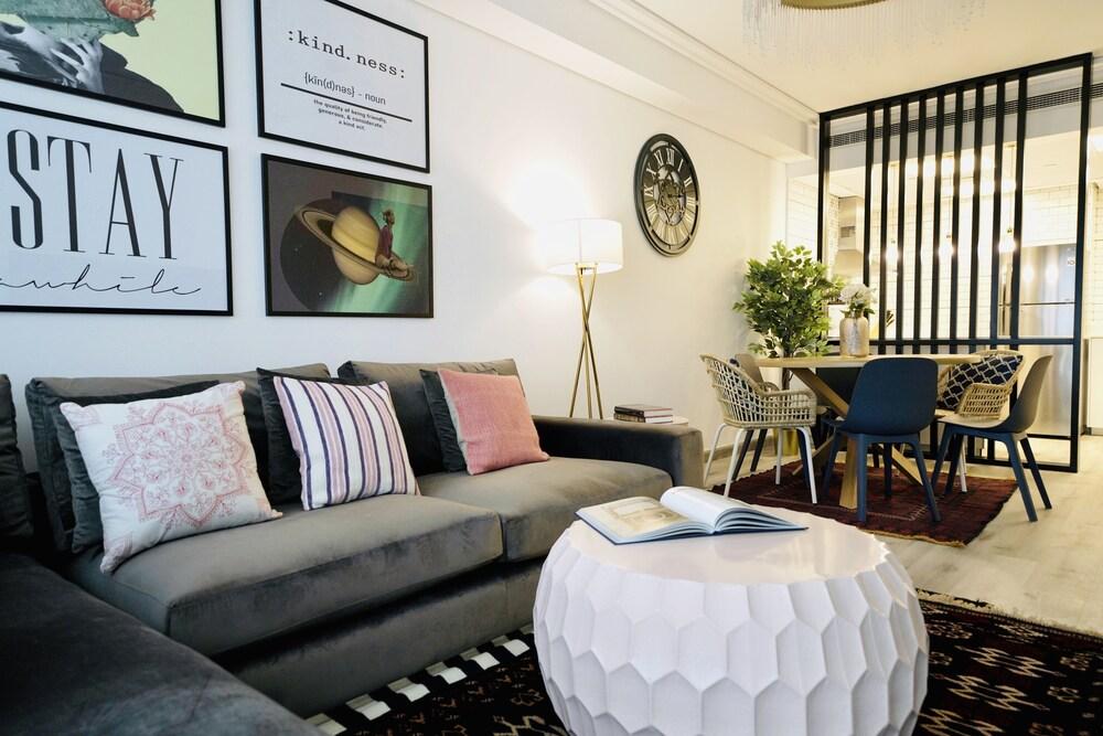 One Perfect Stay Goldcrest B