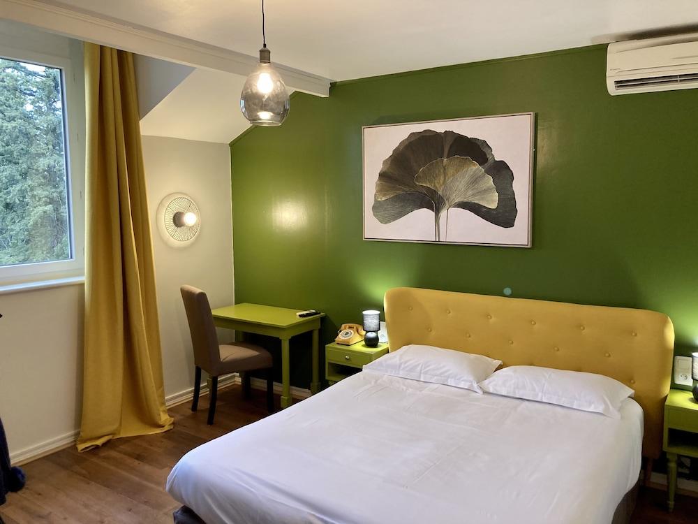 Logis Hotel Le Blason de Provence