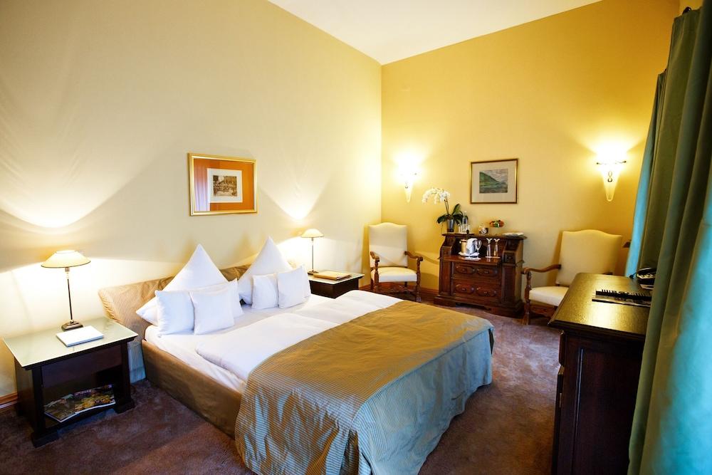 Burg & Gästehaus by Schwarzenstein