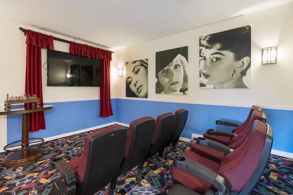 Mickeys Maingate Mansion by VillaDirect