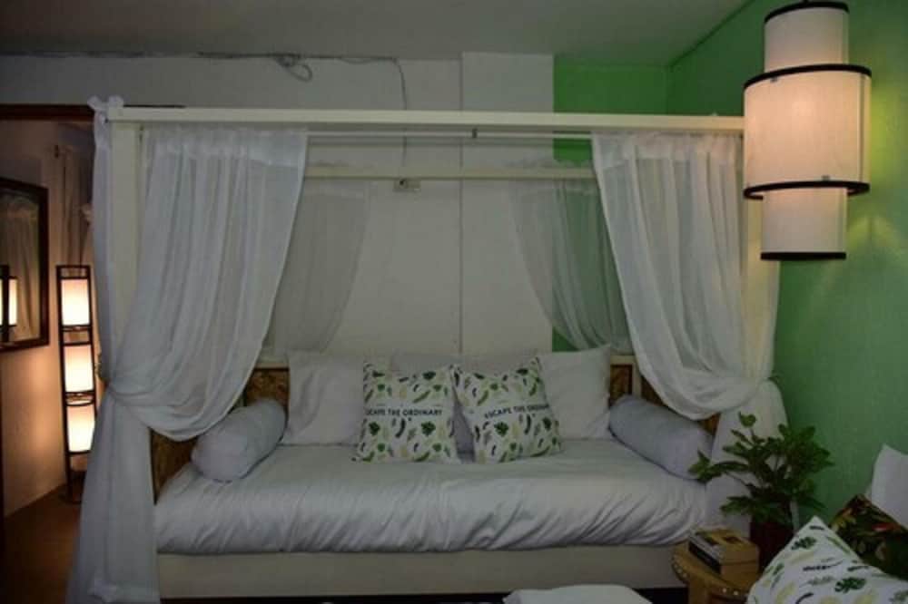 Penthouse 8 Colors Beach House Resort by Cocotel