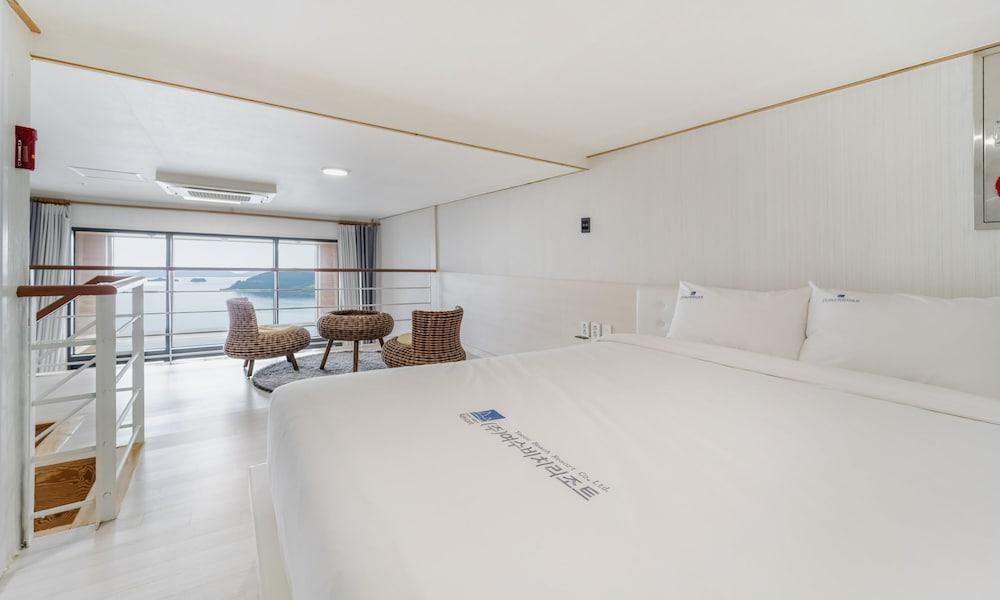 Yeosu Sunset Hostel and Pension