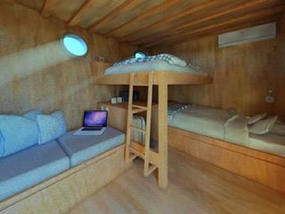 Andamari Luxury Phinisi