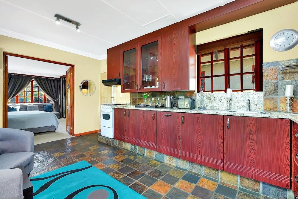 Staniland Guesthouse