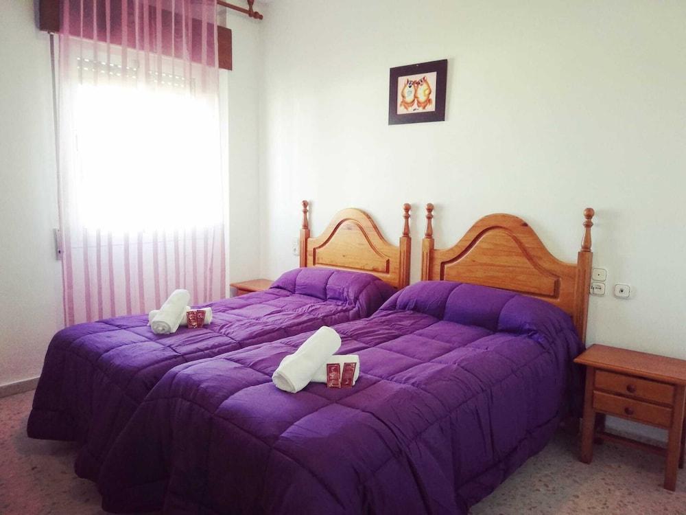 24H Hostal Antequera