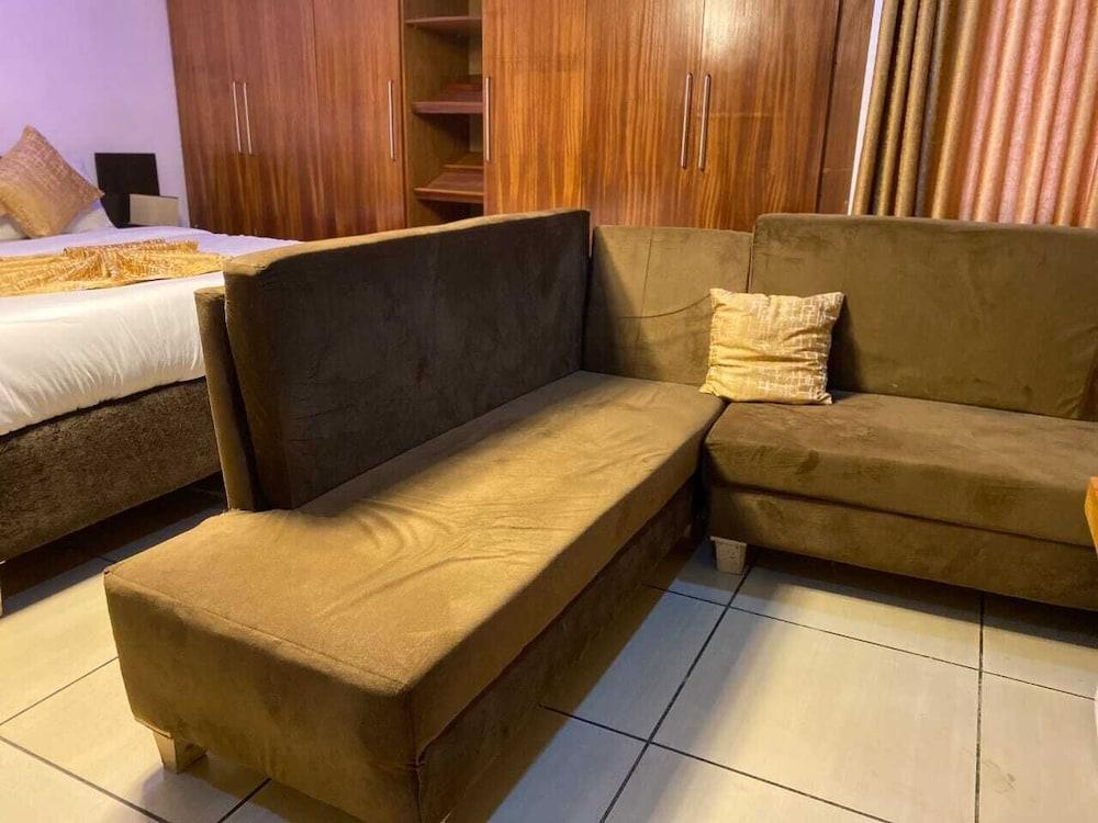 The Autograph Executive Hotel