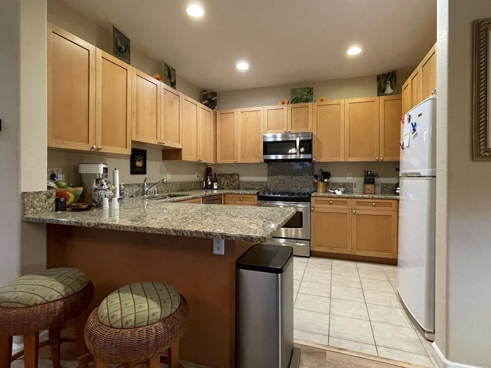 Nihilani 11a 2 Bedroom Condo by RedAwning