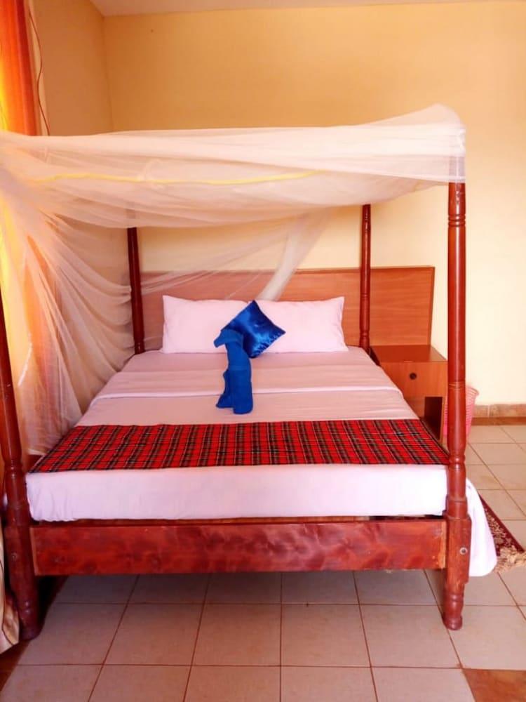 Makindu Diamond Hotel
