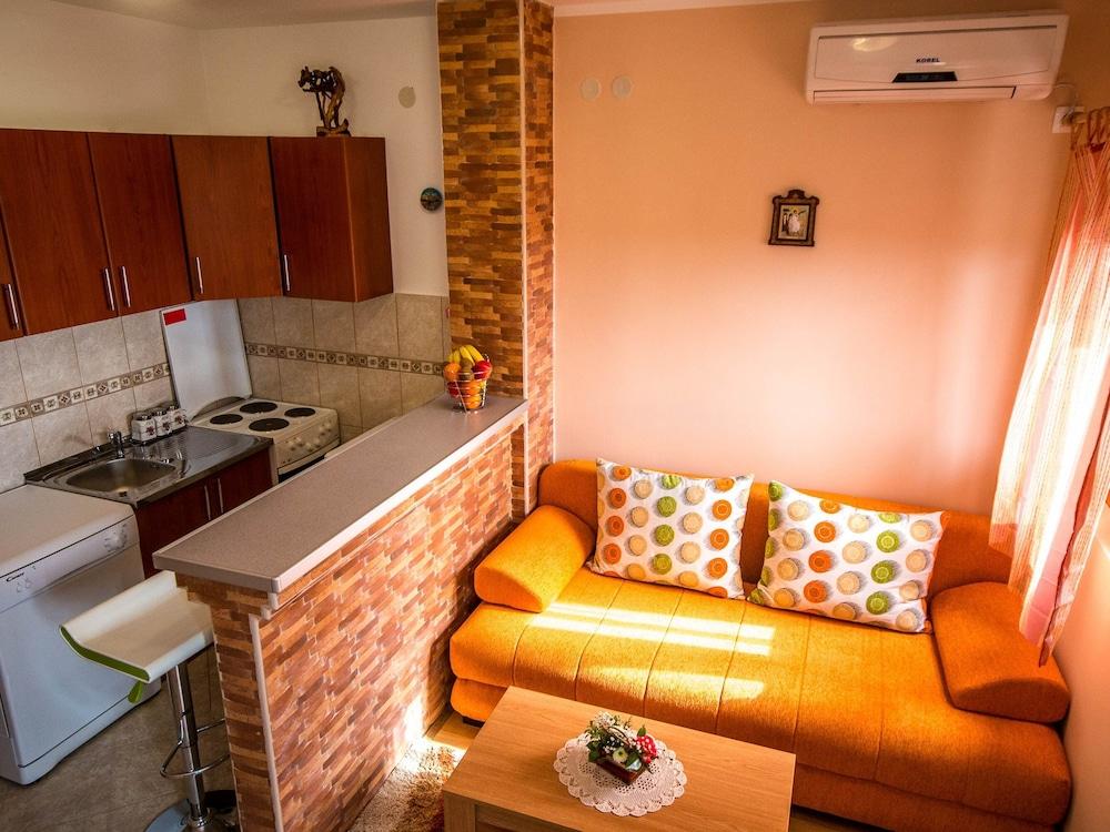 Holiday Homes Sunny Hill