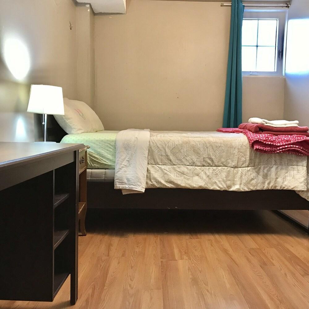 Room around York University Subway