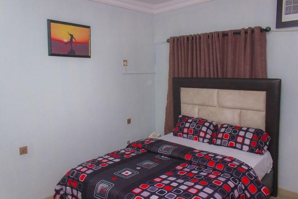 Rush by 0degree hotel & apartments