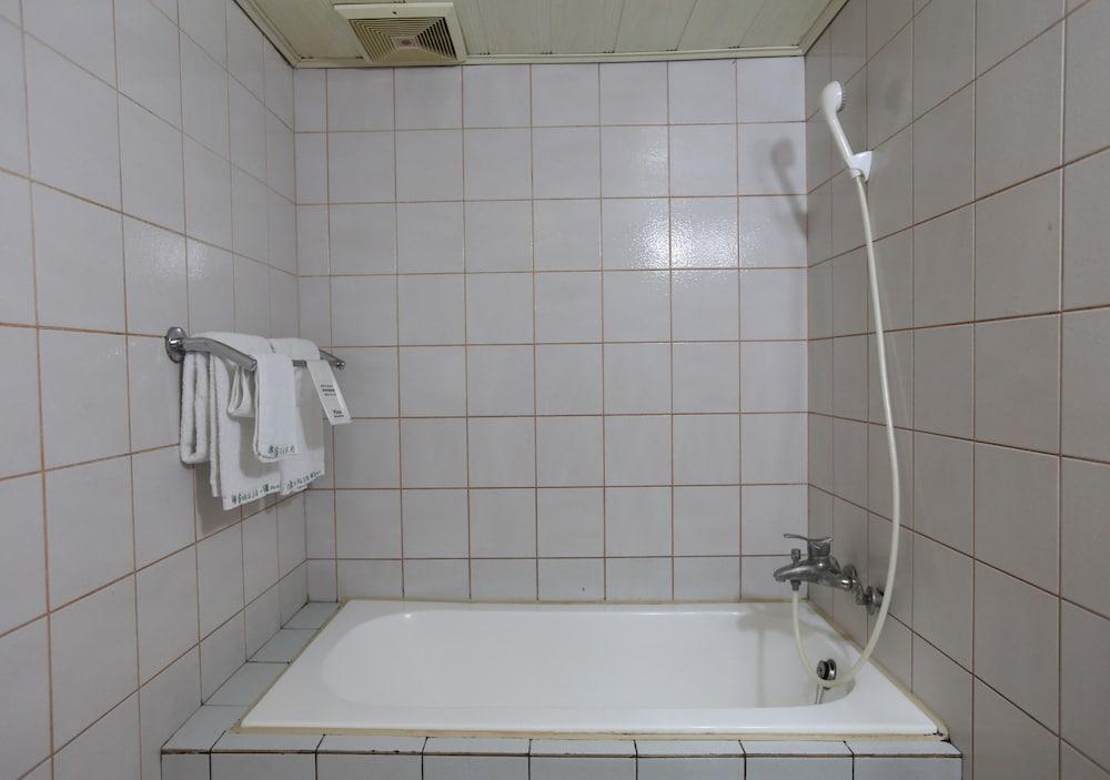 Midi Motel Tainan Branch