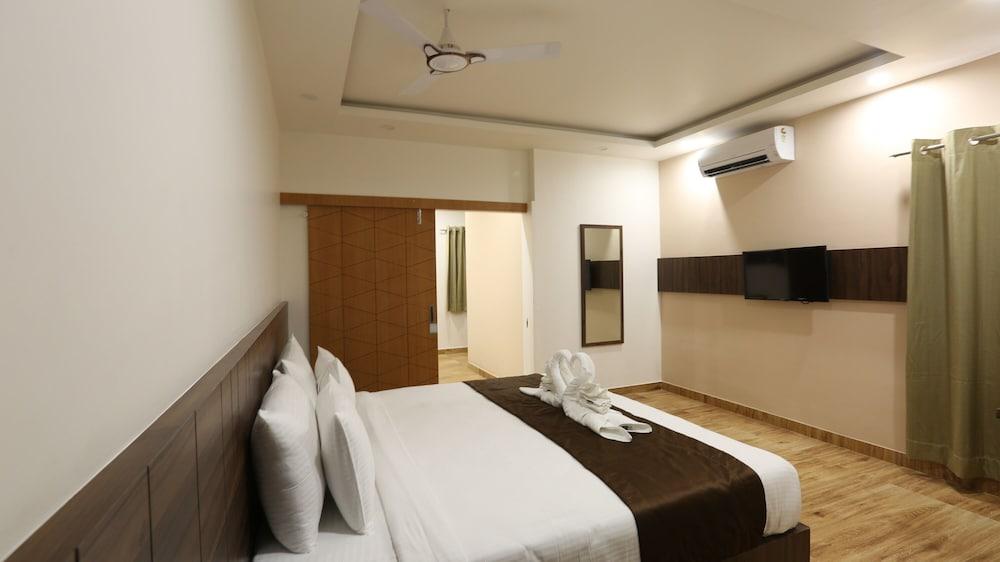 The Ventura Grand Hotel