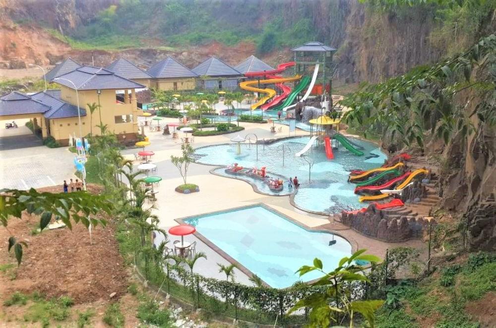 Pesona Nirwana Resort by Zuzu