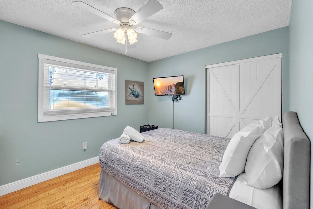 7 Doors Down 3 Bedroom Villa by RedAwning