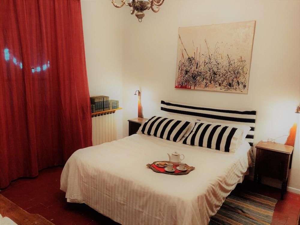 Golden Authentic Florentine Gem, Perfect Location