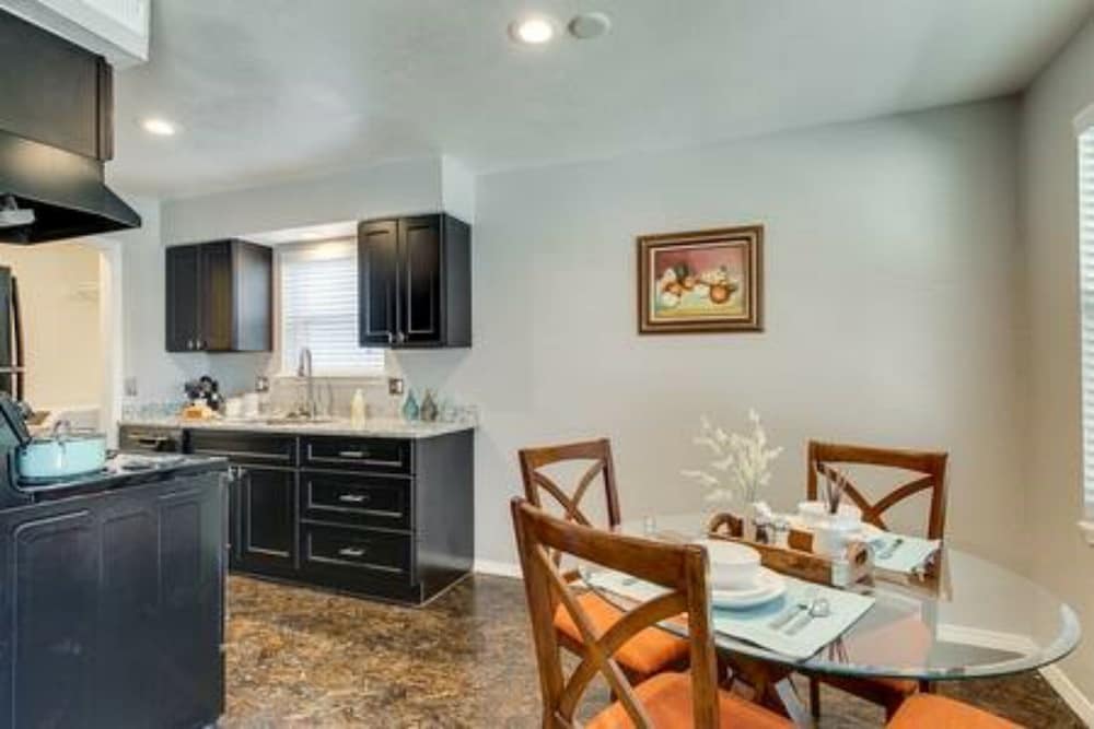 Evie's Campus-close 2 bedroom luxury