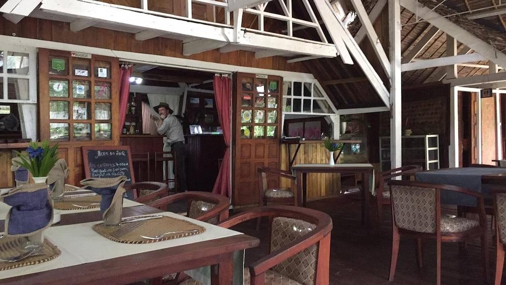 Les Acacias Bungalows Manambato