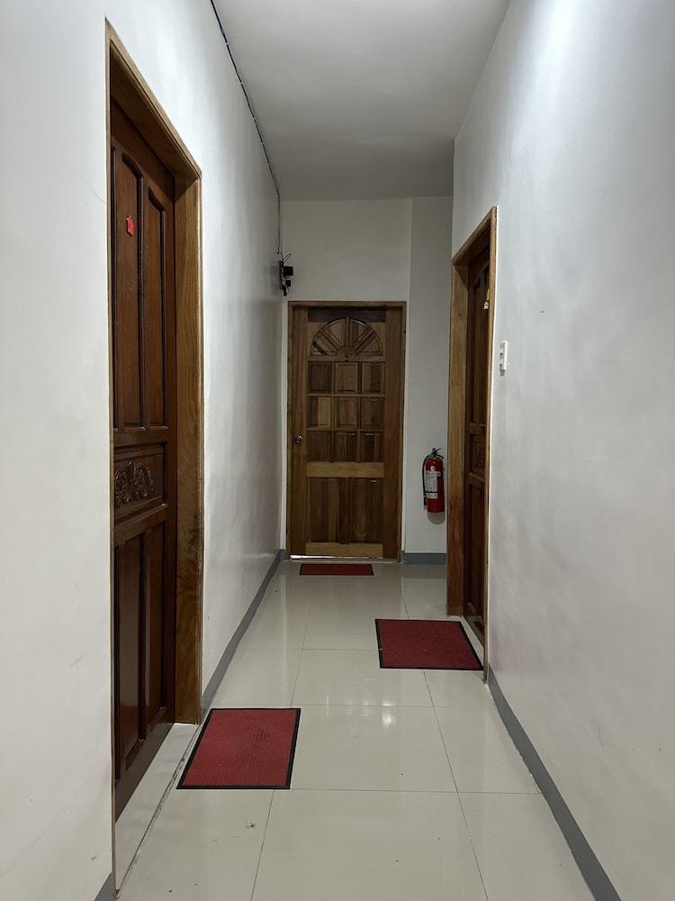 Rozay Travellers Inn