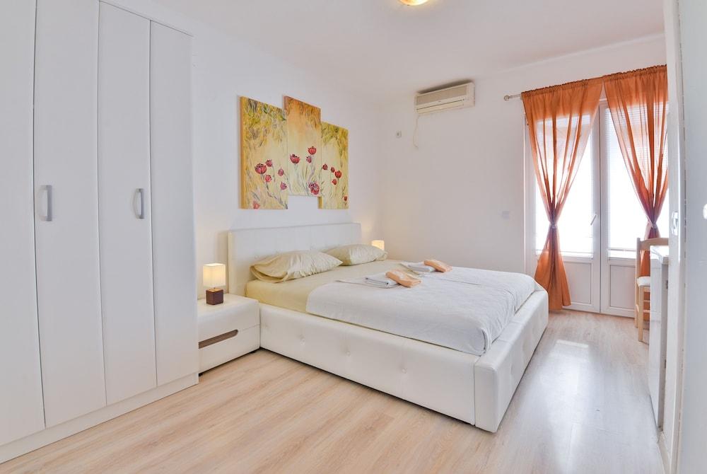 Apartments Cenic
