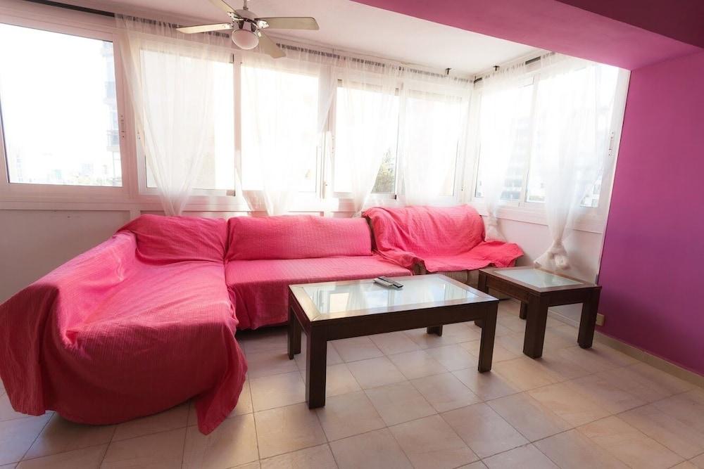 Regina Maris apartment