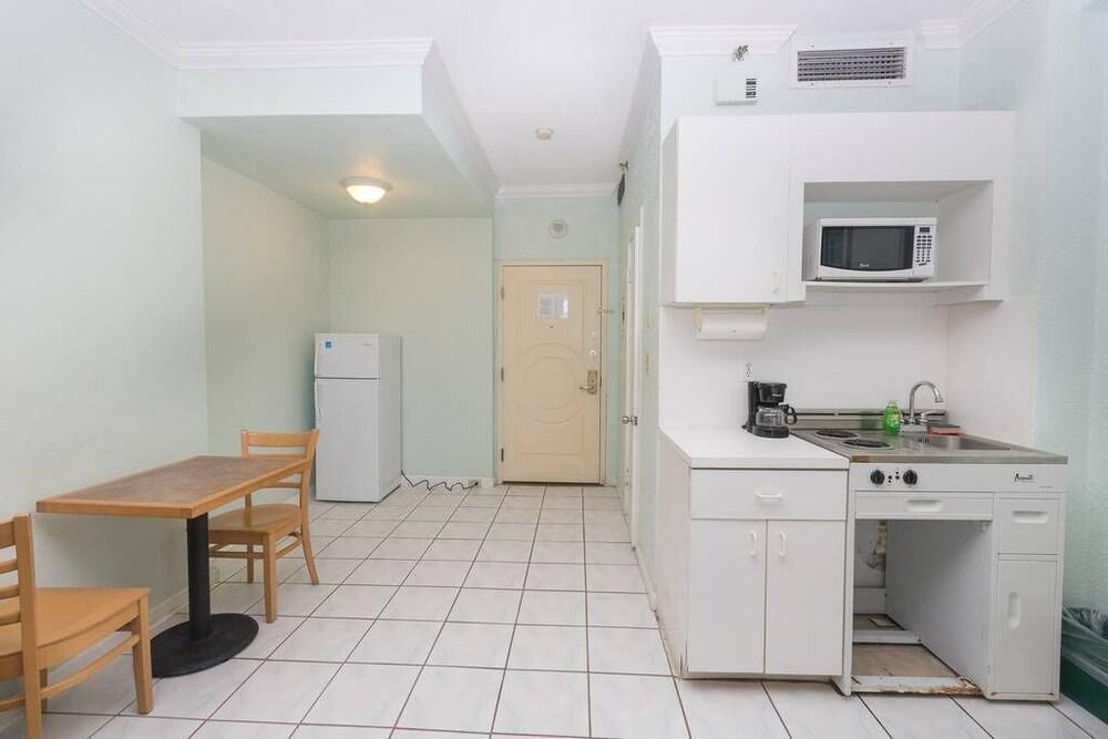 621 Ocean View Hollywood