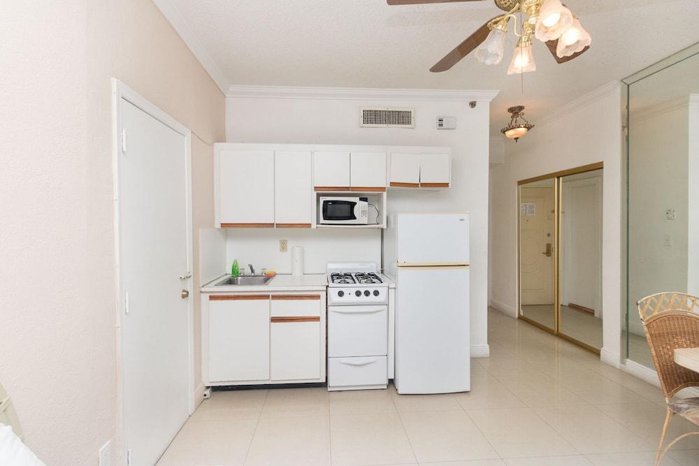 449 City View Studio Hollywood Beach