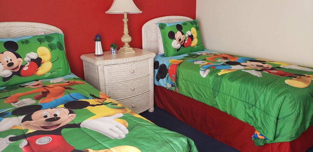 1031 3 Bedroom Pool Home, Eagle Pointe Kissimmee