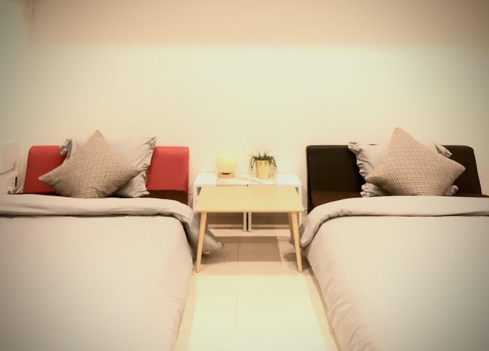 Universal Family Hotel