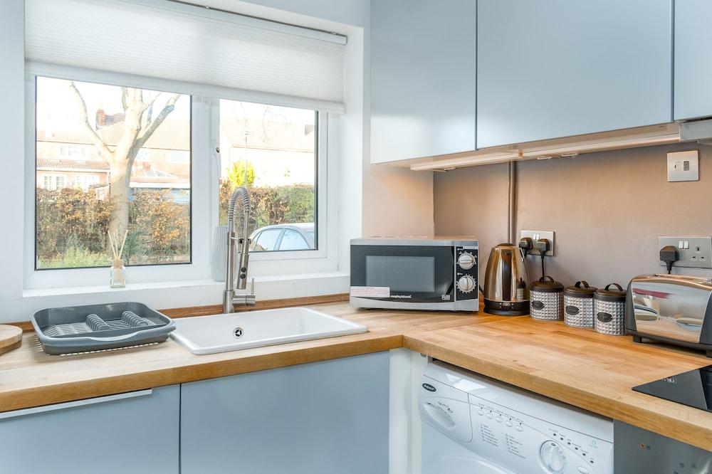 Elite Properties - Sleeps Up to 5 - Leamington Spa