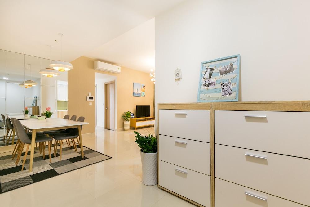 Infinity Pool Signature - Saigon Rivergate