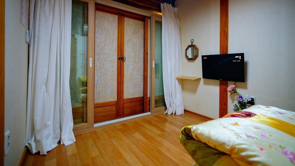 Jeonju Happy Maru Hanok