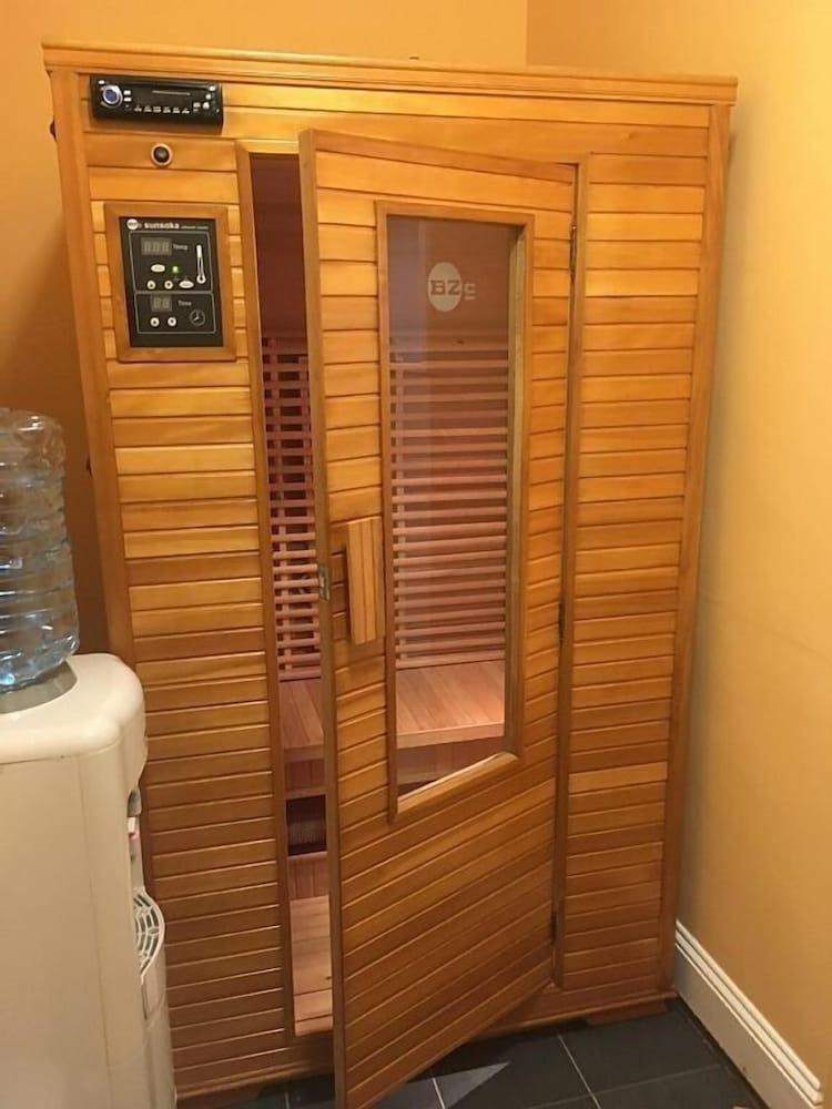 BedrockLodge Buisness Centre HolidayLets