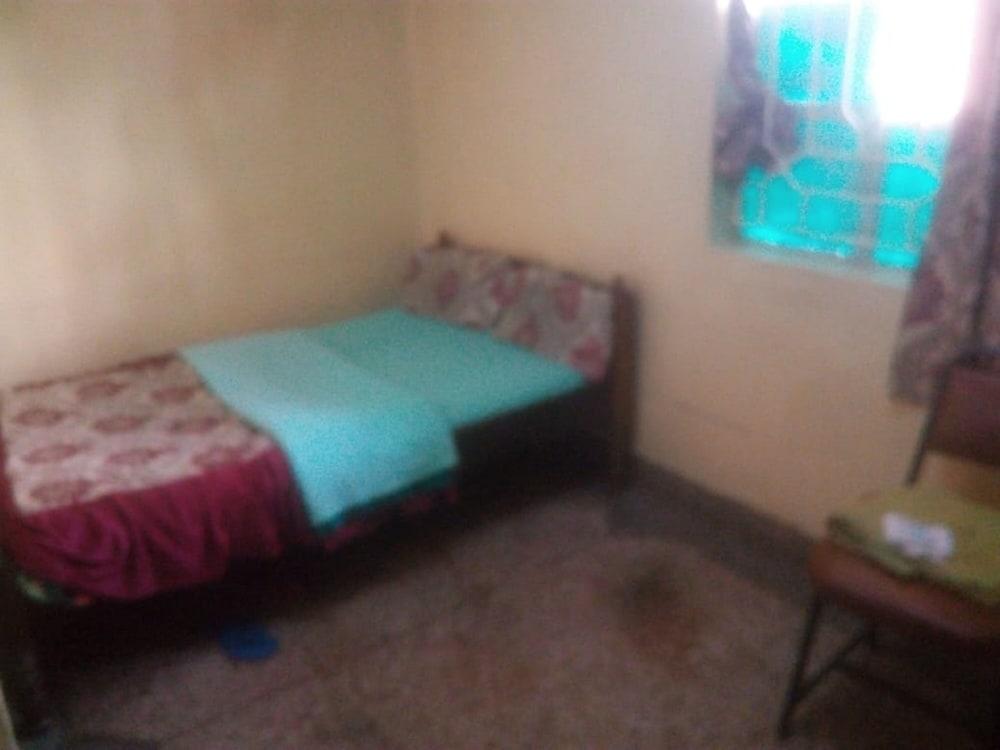 Three Shade Guest House - Adults Only