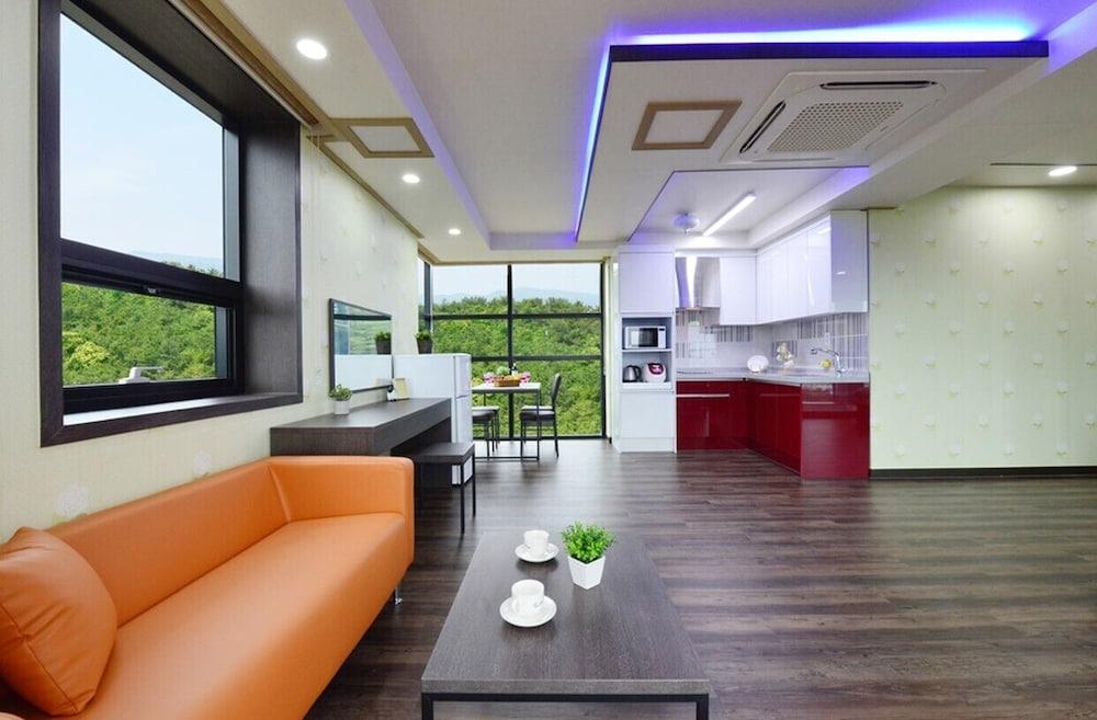 Arirang Hill Hotel & Resort