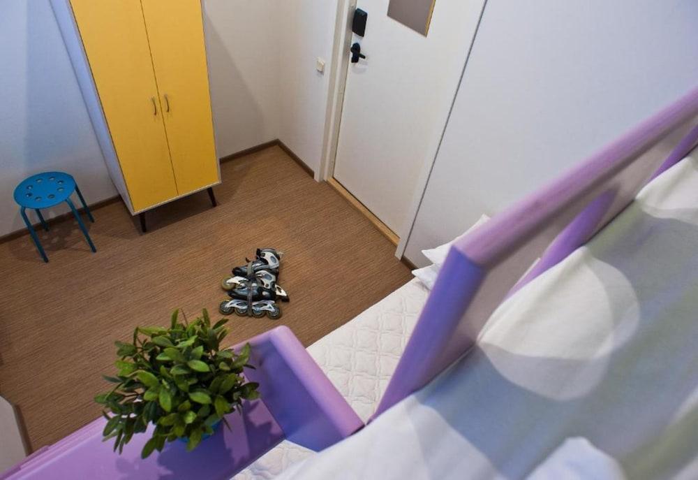 Hostel Friends Graffiti