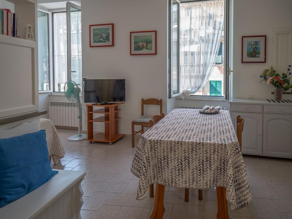 Nonna Rosetta Traditional Studio