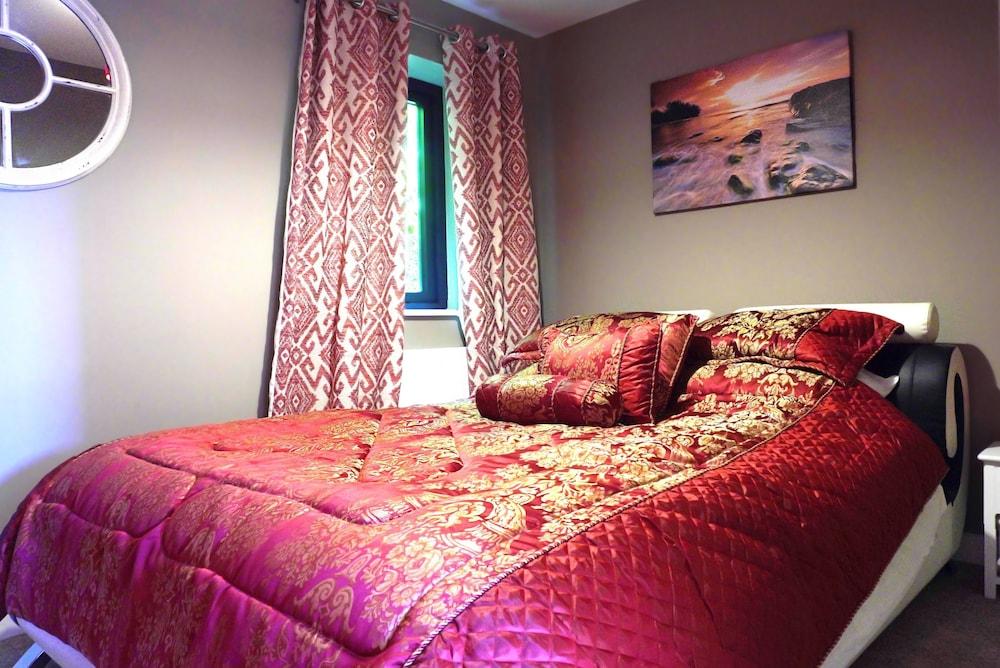 One Tennyson Apartment