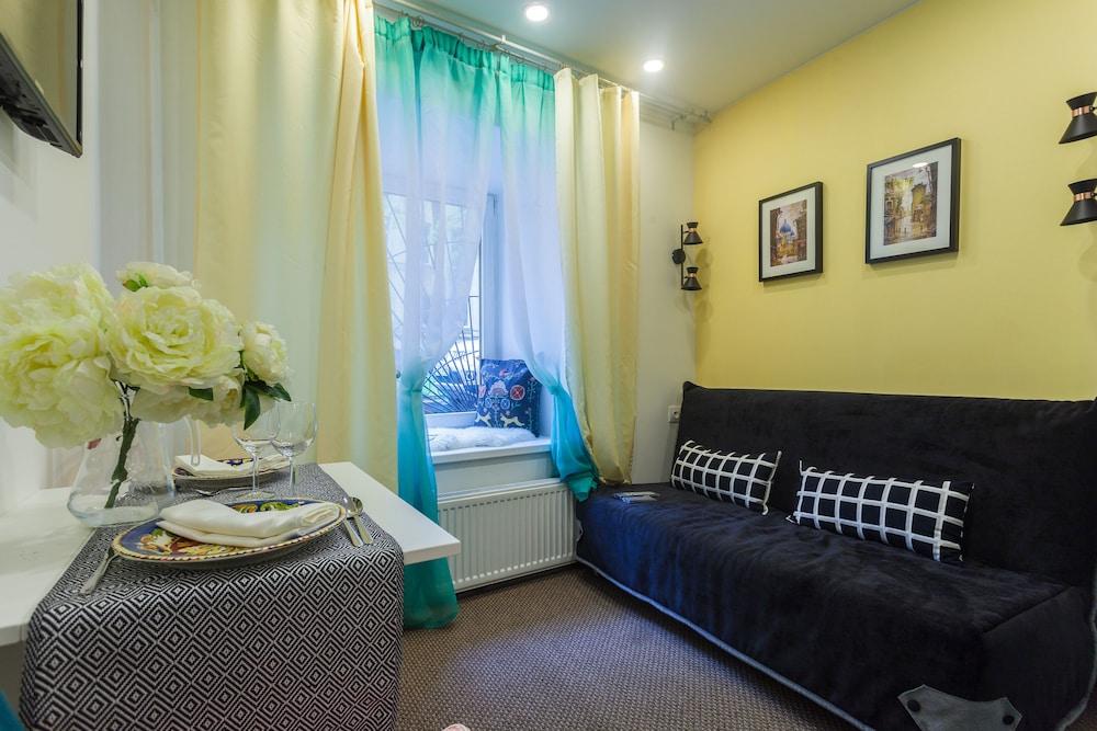 Polezhaev Studios and Apartments