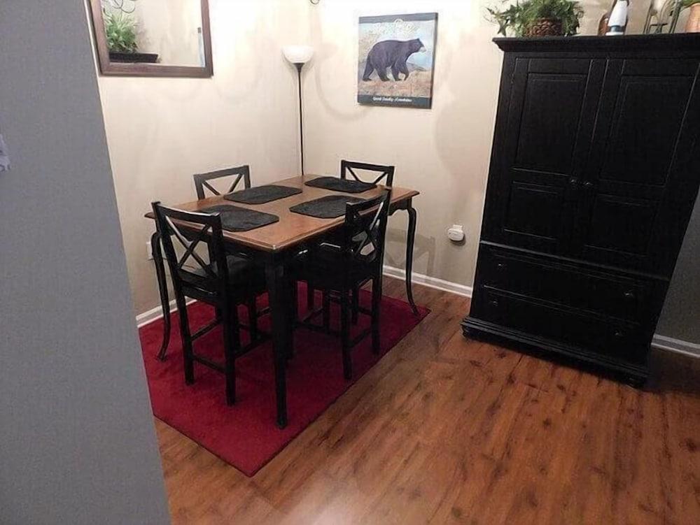 201 Colonial Crest Pigeon Forge Retreat