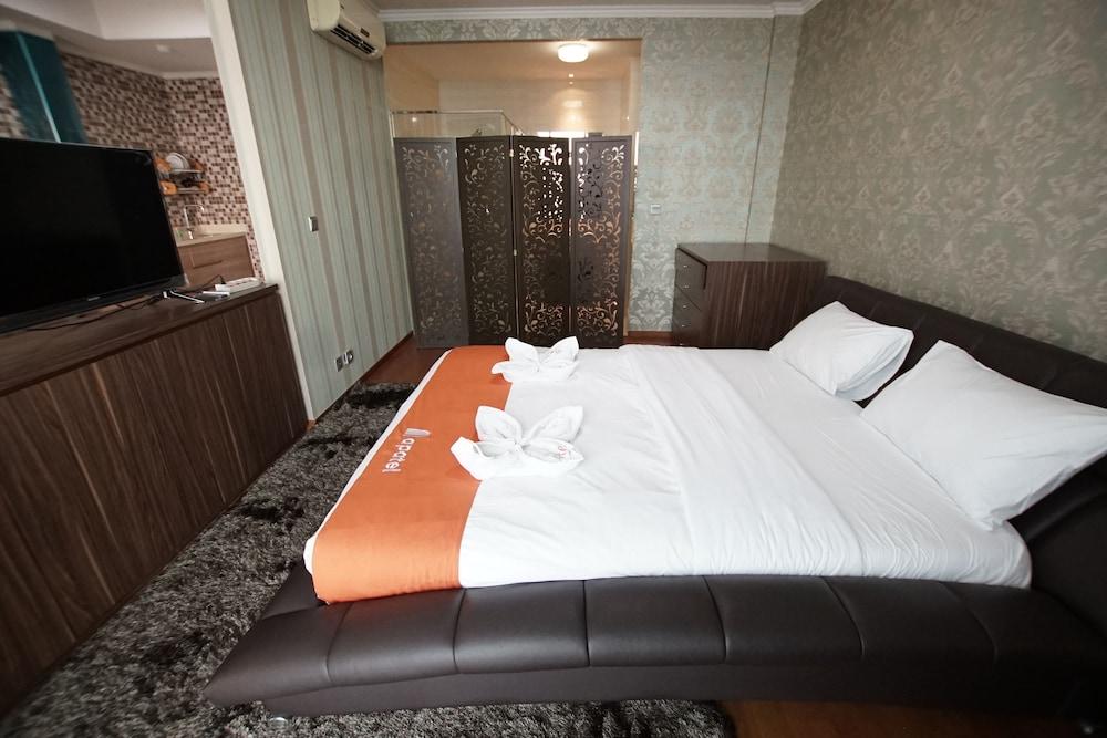 Apatel Ancol Mansion