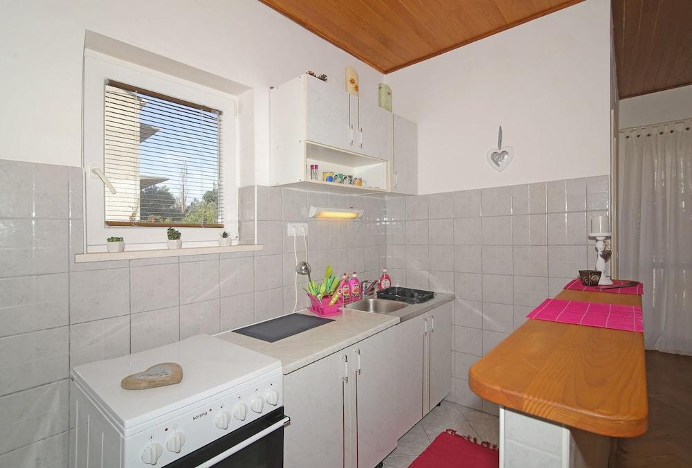 Apartment Sweet Romantic