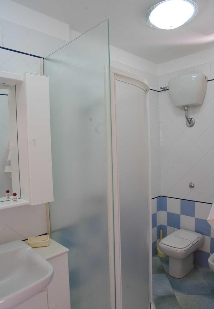 Spacious Apartment for 4 People in Residence