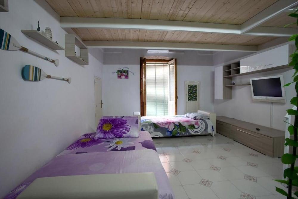 4 Sister Open Space in Puglia, Italy