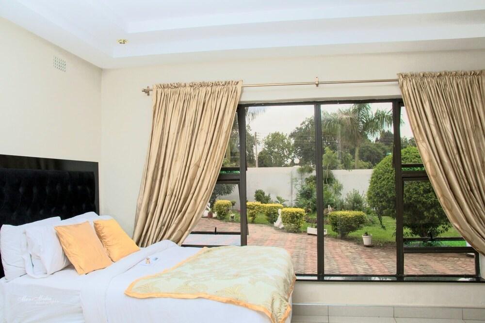 The Whitehouse Lodge