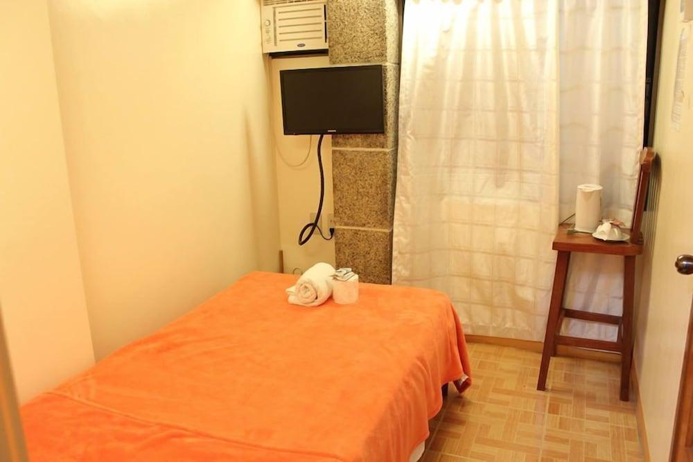 Southpoolside Tourist Inn