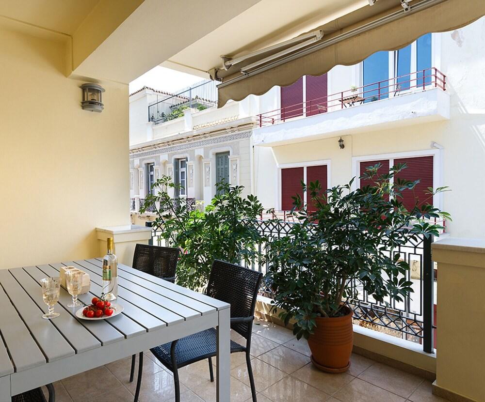 Plaka s Villa With Breathtaking Acropolis