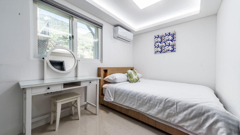 Miramonti Pool Villa Pension